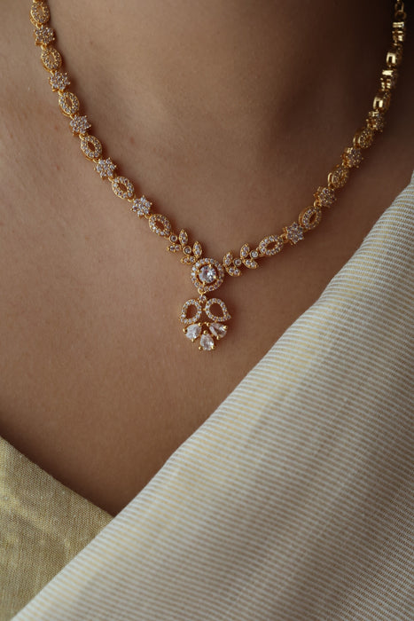 Heritage gold plated white stone short necklace with earrings H4893