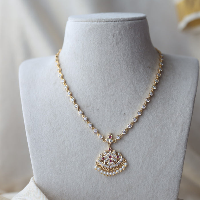 Heritage gold plated ruby white stone short necklace H849