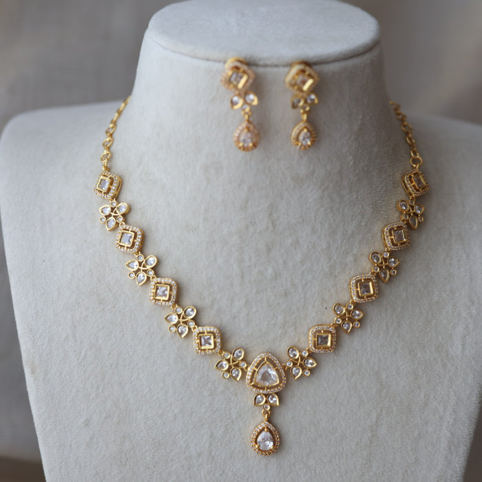Heritage white stone short necklace with earrings H6284