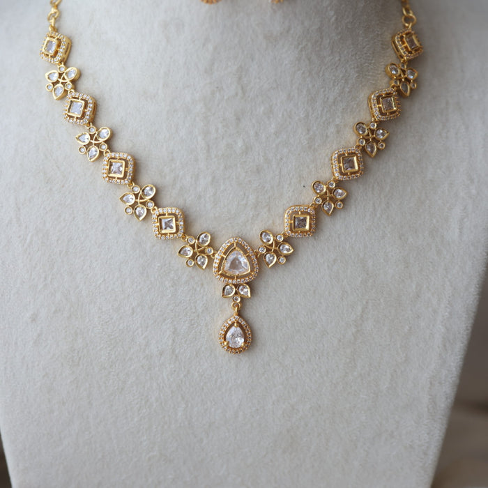 Heritage white stone short necklace with earrings H6284