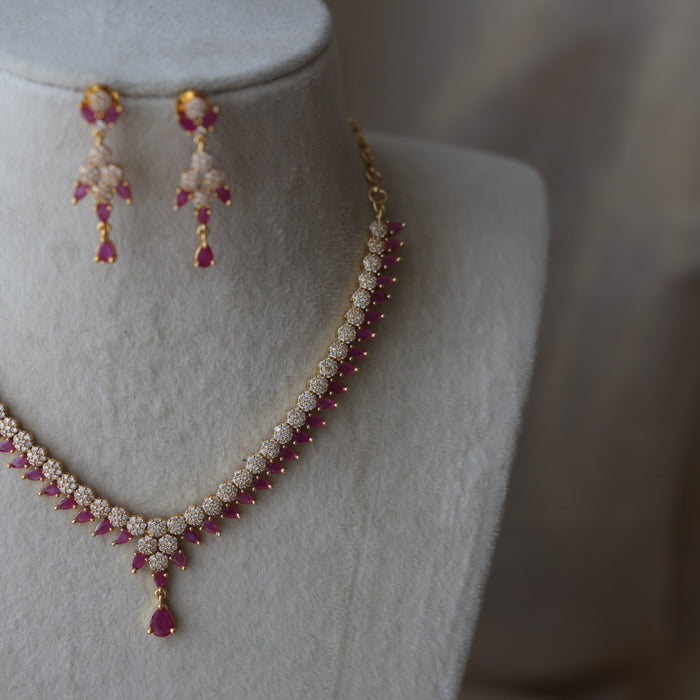 Heritage ruby white stone short necklace with earrings H1334