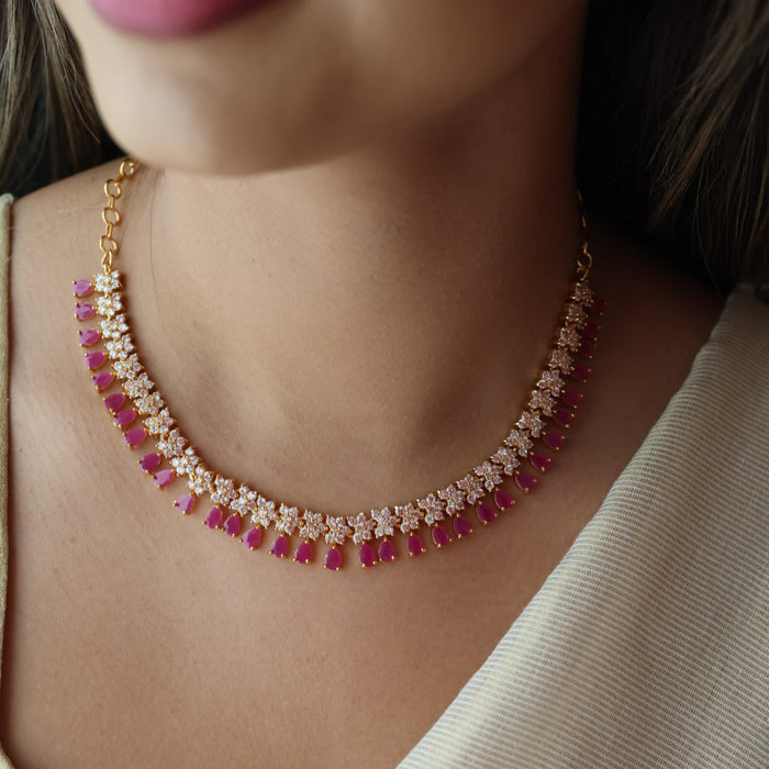 Heritage gold plated ruby white stone short necklace H7688
