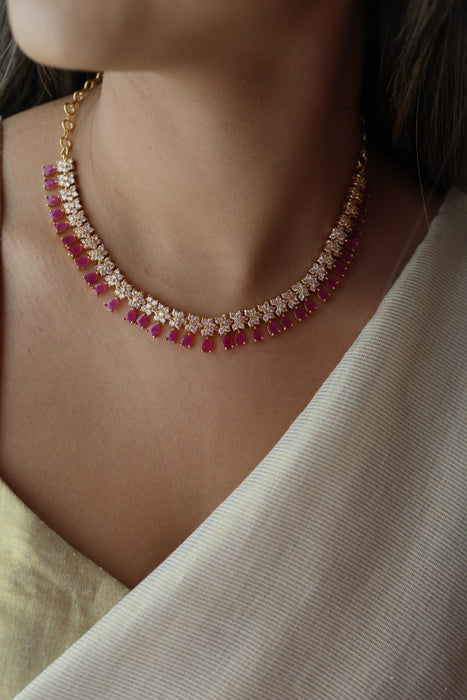 Heritage gold plated ruby white stone short necklace H7688
