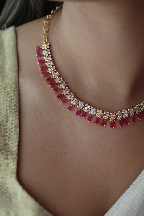 Heritage gold plated ruby white stone short necklace H7688