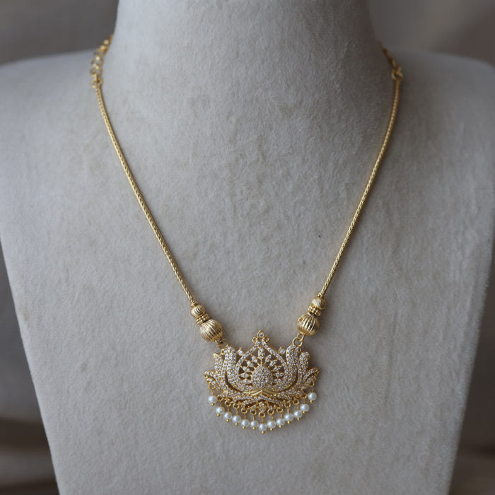 Heritage white stone short necklace H1334