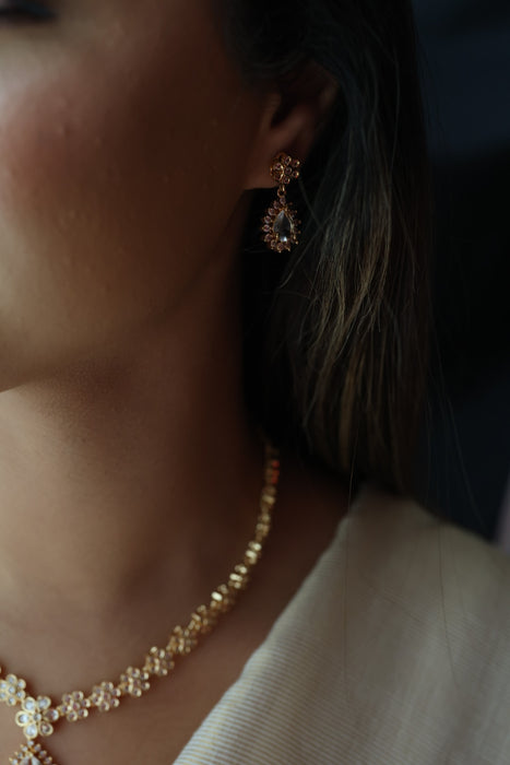 Heritage gold plated white stone short necklace with earrings HW2333