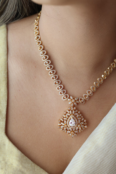 Heritage gold plated white stone short necklace with earrings H27827