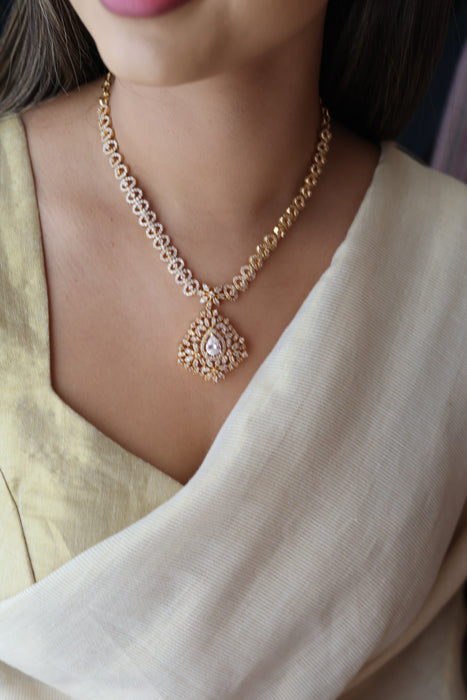 Heritage gold plated white stone short necklace with earrings H27827