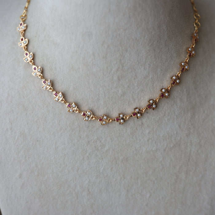 Heritage ruby white stone short necklace with earrings H179115