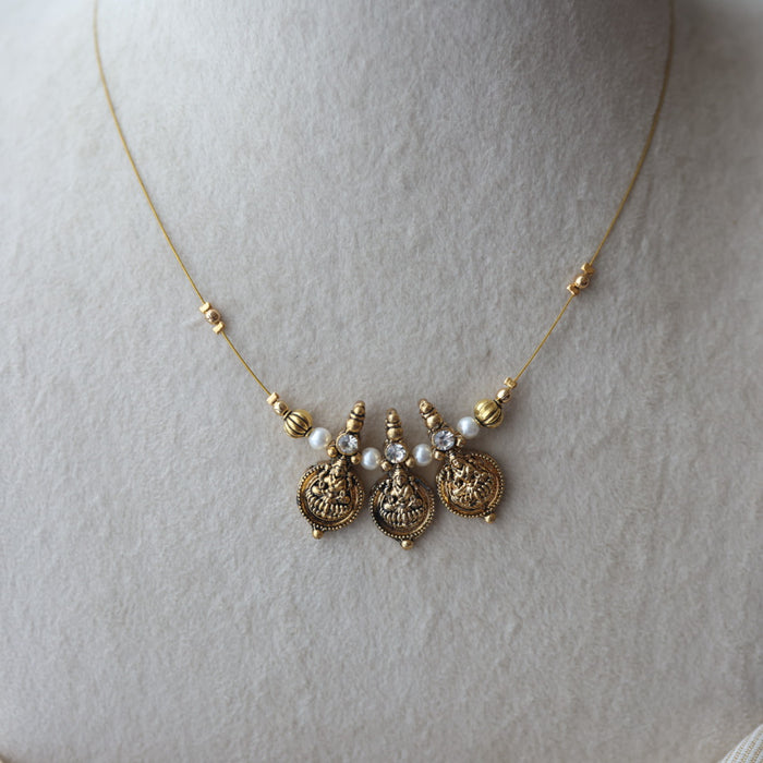 Antique coin design invisible short necklace IN7989