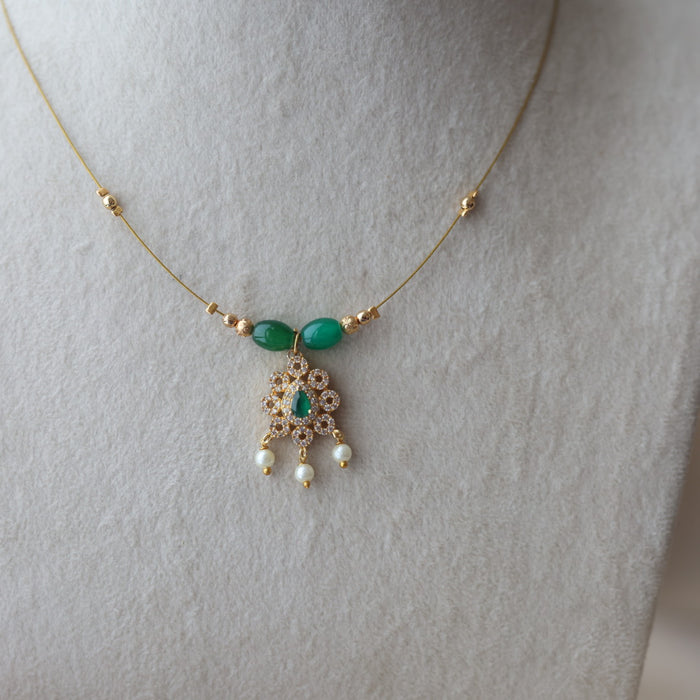Heritage gold plated green bead invisible short necklace IN1679