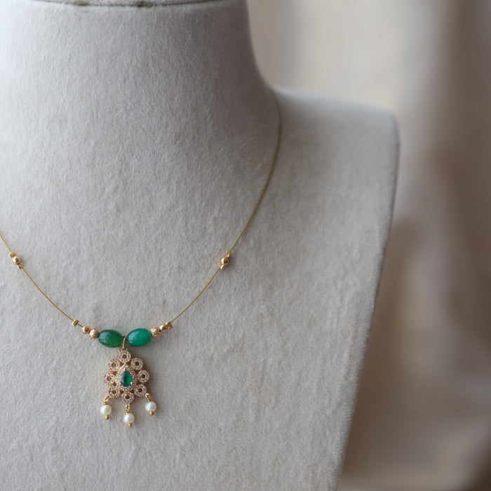 Heritage gold plated green bead invisible short necklace IN1679