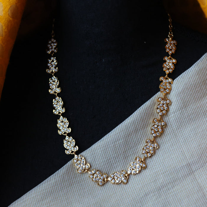 Heritage white stone gold plated stone short necklace H5140