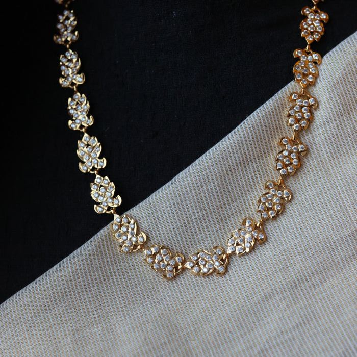 Heritage white stone gold plated stone short necklace H5140
