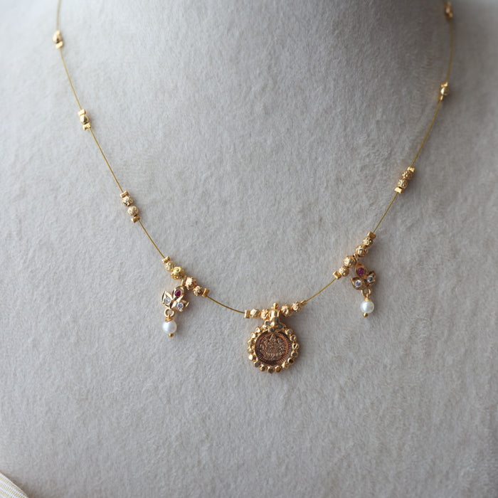 Heritage white stone coin design invisible short necklace IN356