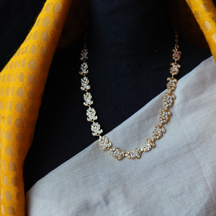 Heritage white stone gold plated stone short necklace H5140