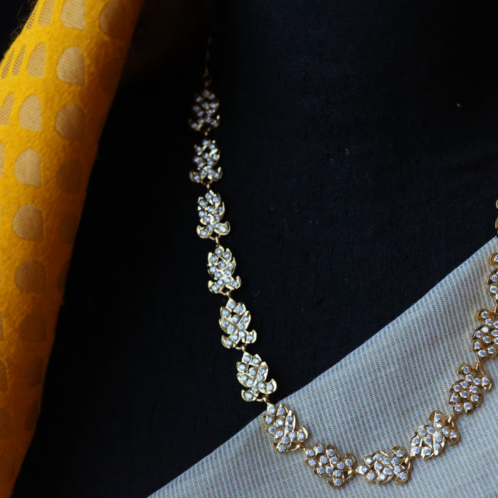 Heritage white stone gold plated stone short necklace H5140