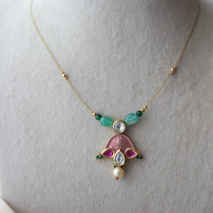 Antique green bead invisible short necklace IN2482