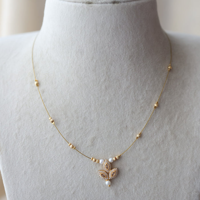 Heritage white stone invisible short necklace IN1234