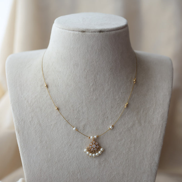 Antique white stone invisible short necklace IN806