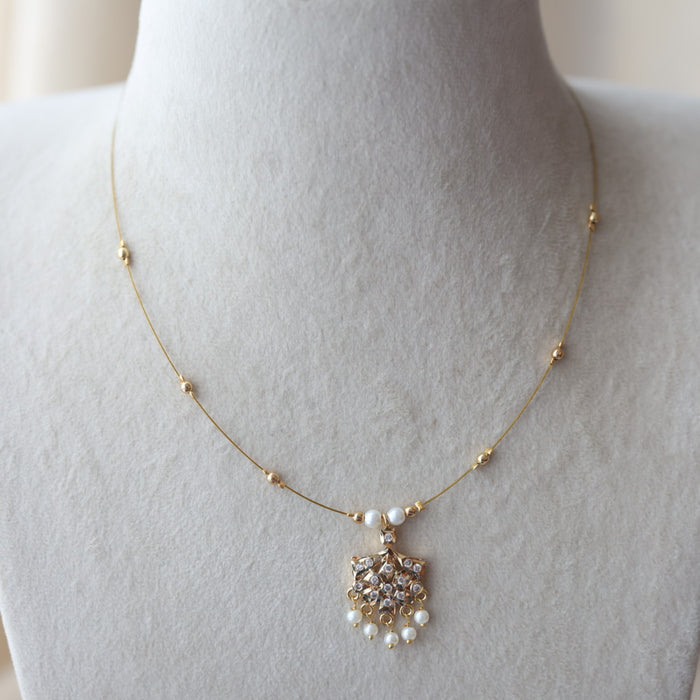 Heritage white stone invisible short necklace IN578