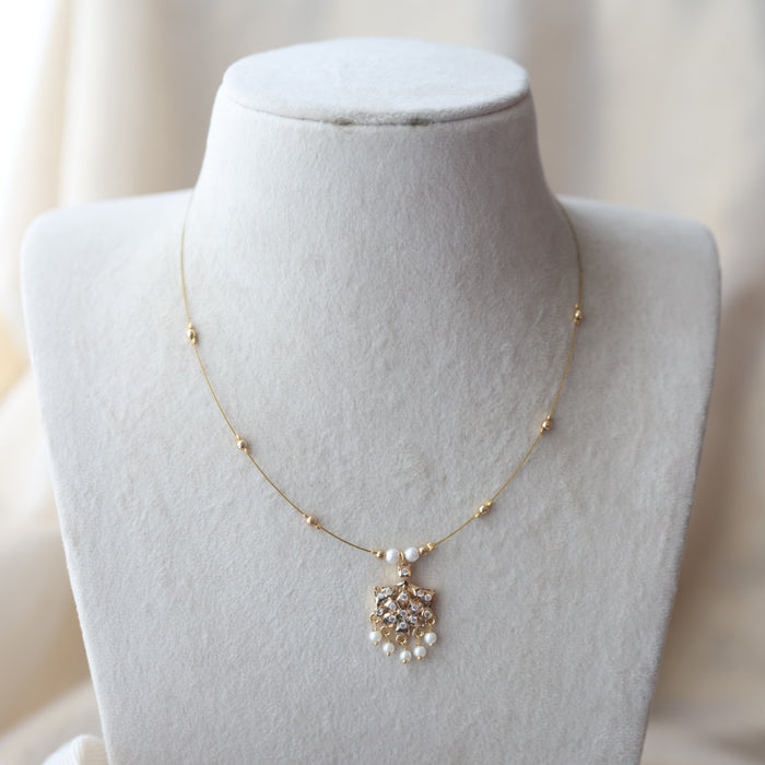 Heritage white stone invisible short necklace IN578