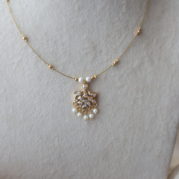 Heritage white stone invisible short necklace IN578