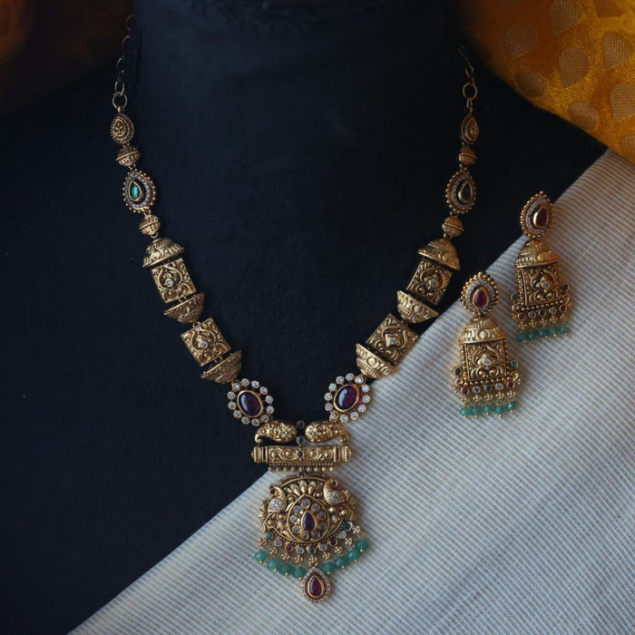 Antique green bead ruby short necklace AG811