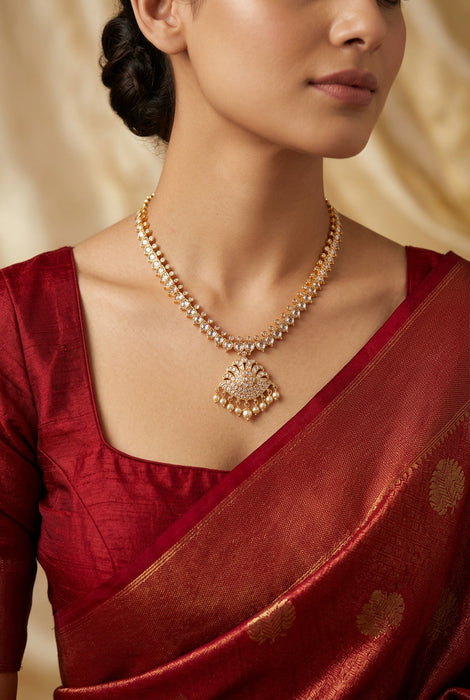 Heritage gold plated white stone short necklace with H9023