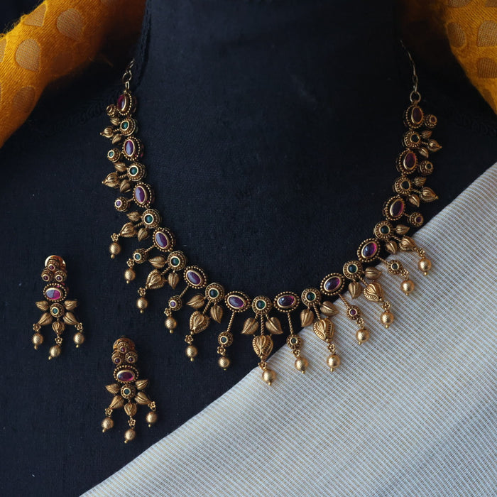 Antique short necklace with earrings TTS46722