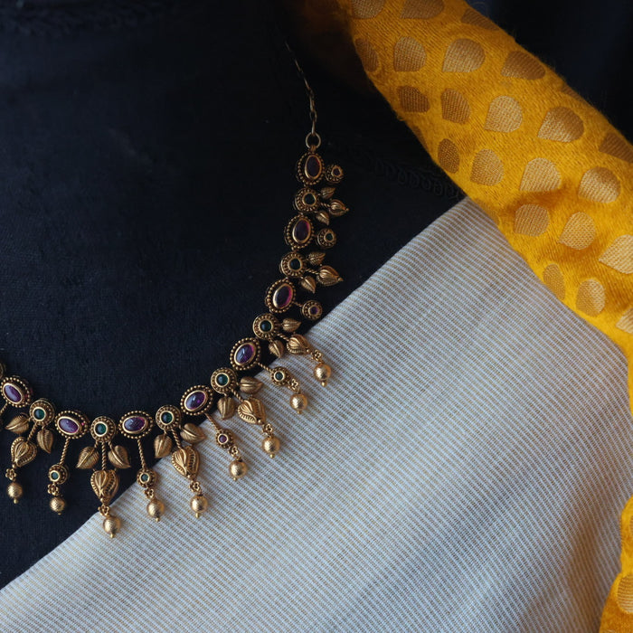 Antique short necklace with earrings TTS46722