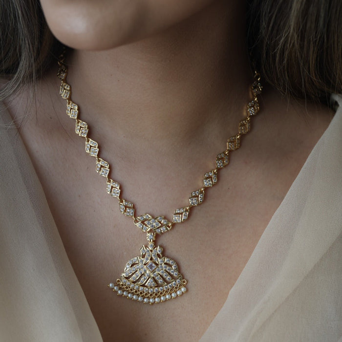 Heritage gold plated white stone short necklace with earrings H268