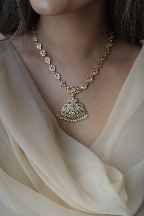 Heritage gold plated white stone short necklace with earrings H268