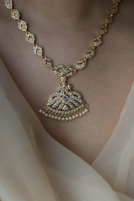Heritage gold plated white stone short necklace with earrings H268