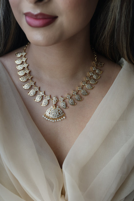 Heritage gold plated white stone mango design short necklace H2080