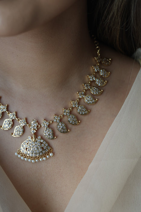 Heritage gold plated white stone mango design short necklace H2080