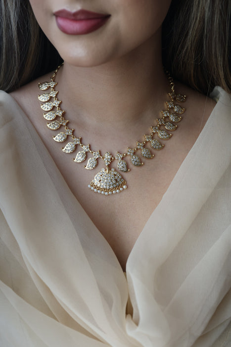 Heritage gold plated white stone mango design short necklace H2080