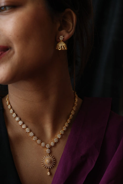 Heritage gold plated ruby white stone short necklace set with earrings H85531