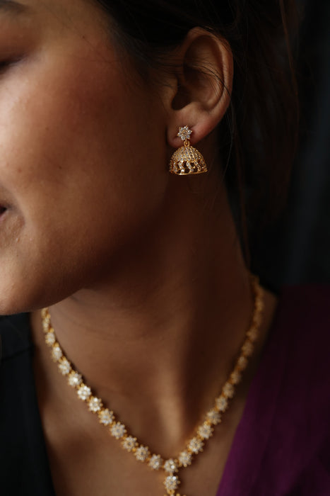 Heritage gold plated ruby white stone short necklace set with earrings H85531