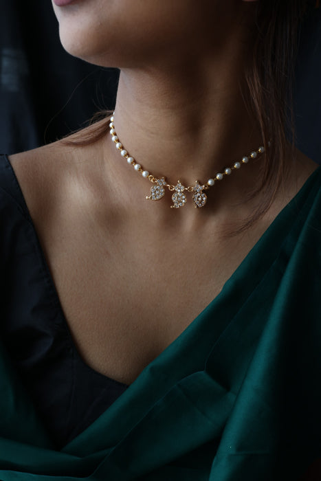 Heritage gold plated white stone mango design choker necklace H811