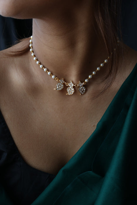 Heritage gold plated white stone mango design choker necklace H811