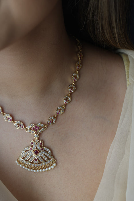 Heritage gold plated ruby white stone short necklace H2383