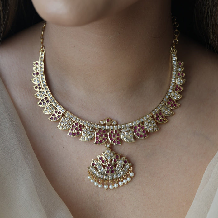 Heritage gold plated ruby white stone short necklace H8729