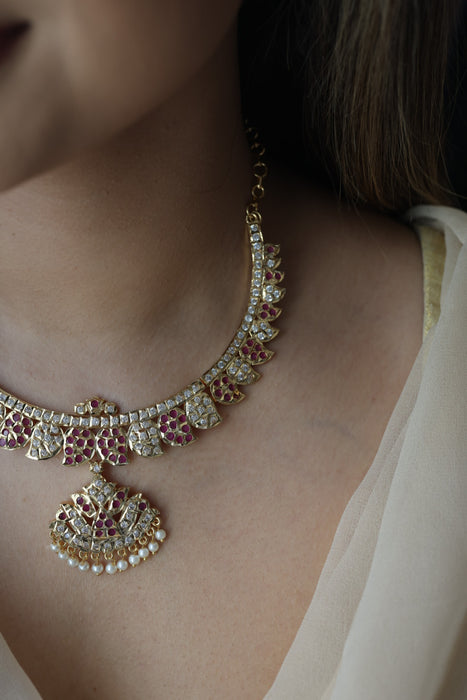 Heritage gold plated ruby white stone short necklace H8729
