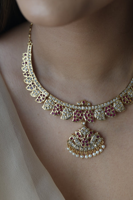 Heritage gold plated ruby white stone short necklace H8729