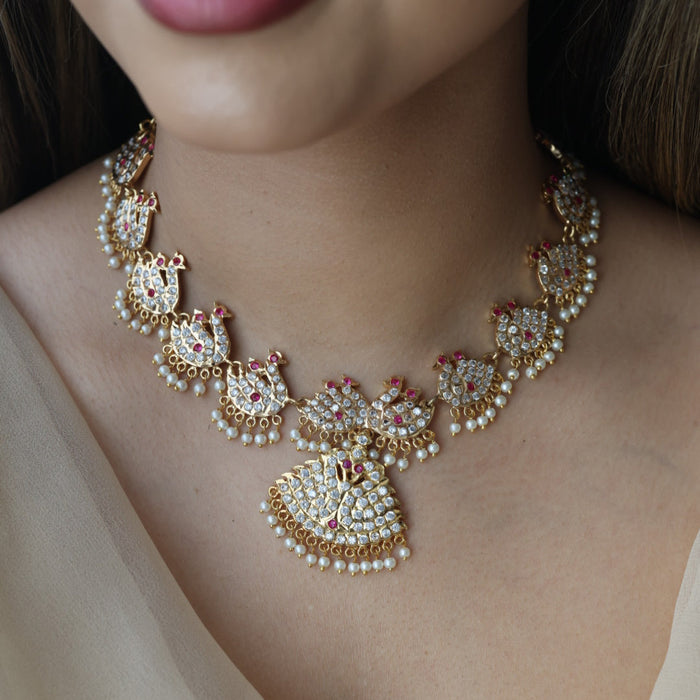 Heritage gold plated ruby white stone short necklace H02783
