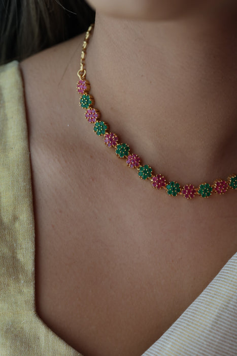 Heritage gold plated ruby green stone short necklace H6282