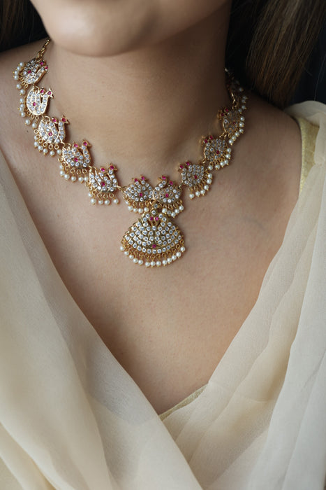 Heritage gold plated ruby white stone short necklace H02783