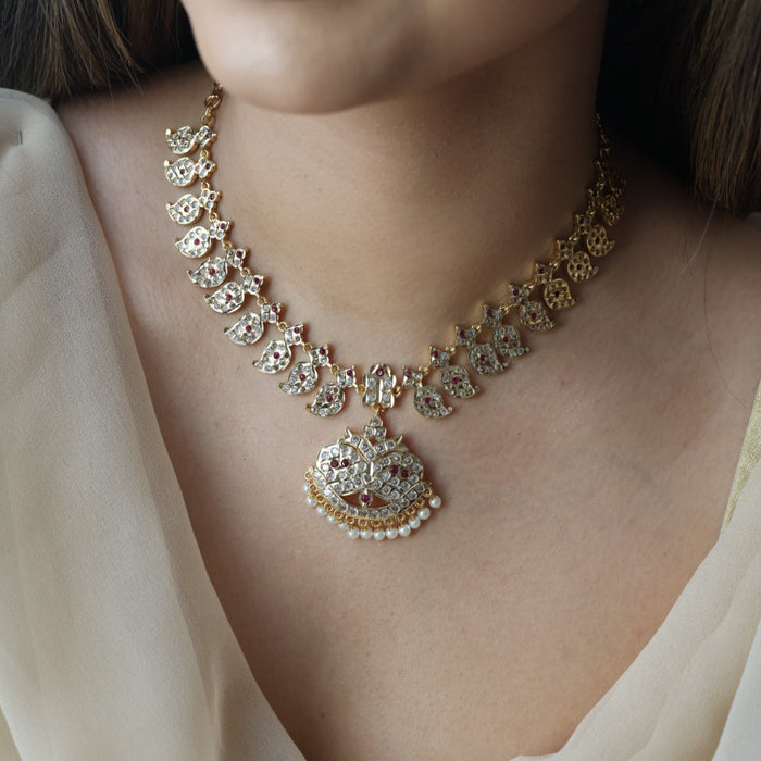Heritage gold plated ruby white stone short necklace H799
