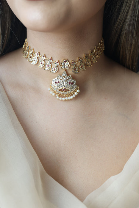 Heritage gold plated ruby white stone short necklace H799
